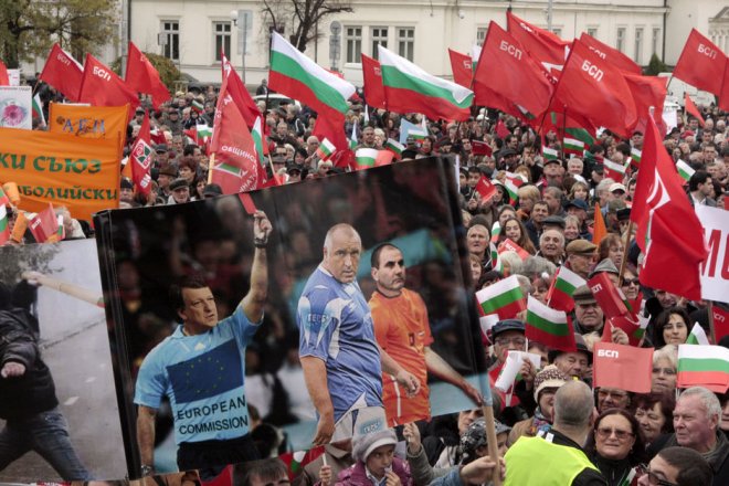 Ройтерс: Хиляди поискаха ГЕРБ да си ходи! 
