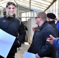 Феновете на Черно море спряха автобуса на 