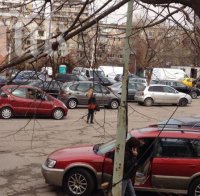 Тотален срив в системата на столичния КАТ! Стотици изнервени шофьори чакат часове като наказани пред гишетата! (снимки)