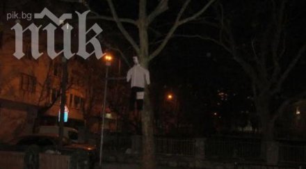 обесиха янукович украинскот​о консулство варна снимка