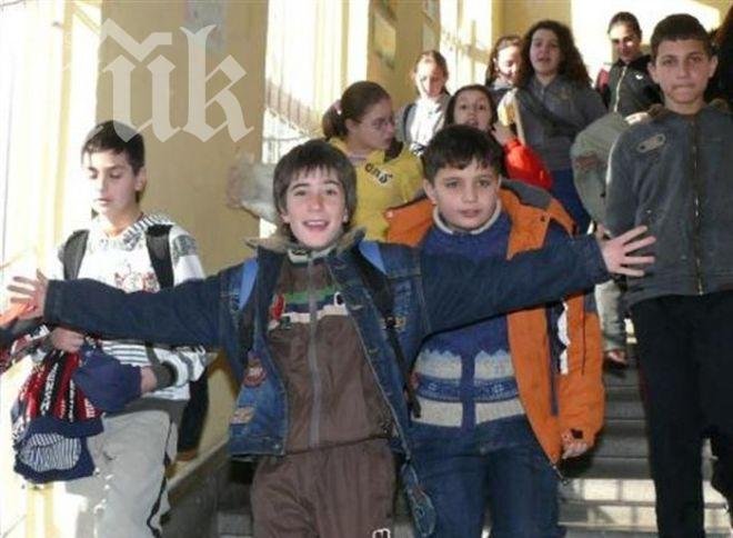 Пускат ученическите превози и през нощта