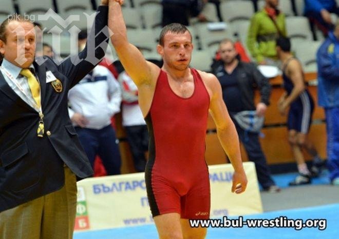 Четирима българи на финалите на Дан Колов и Никола Петров