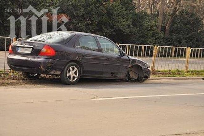 Кола изхвърча на пътя към Златни пясъци (обновена и снимки)