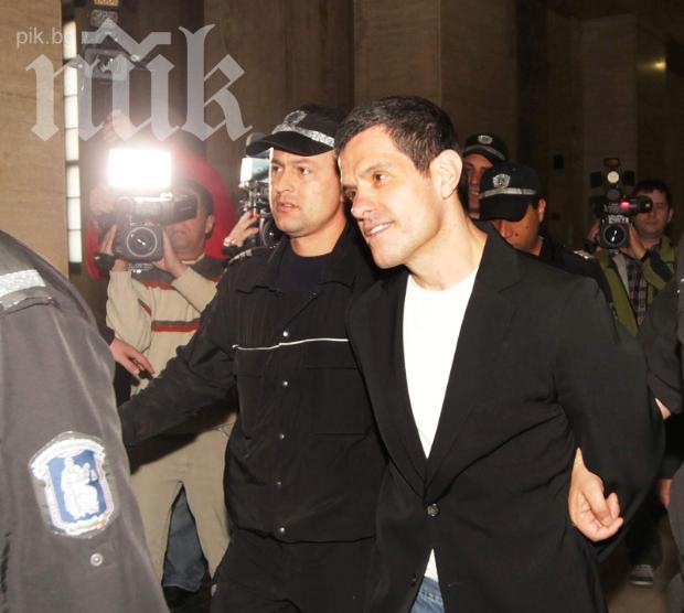 Съдът решава за екстрадицията на Брендо