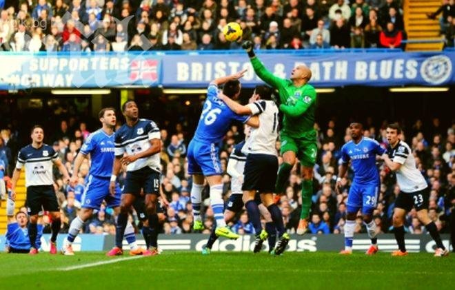 Челси дръпна на върха след автогол в 93-ата минута