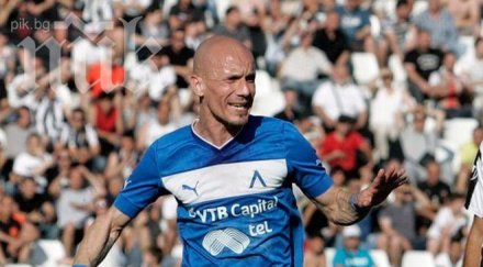 левски брои ръка хил евро рамос подпише