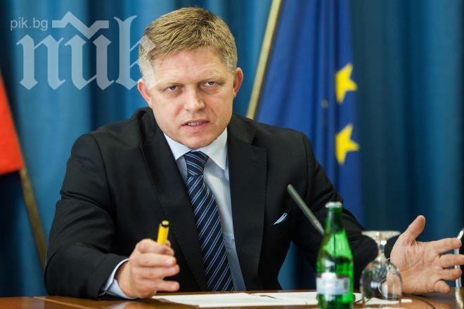 Премиерът на Словакия се контузи, докато играеше футбол 