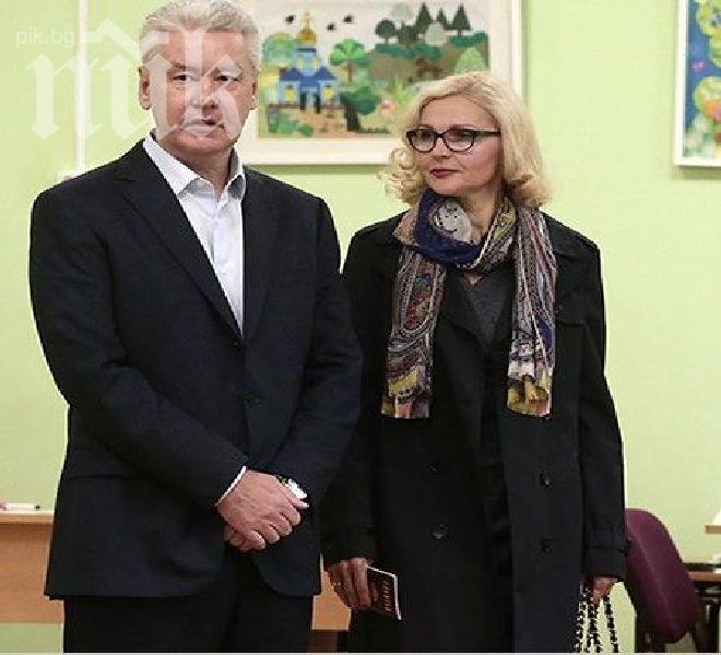 И кметът на Москва се развежда, моли за разбиране