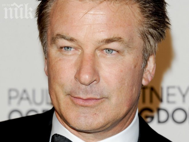 Алек Болдуин анатемоса медиите, зарече се никога повече да не говори пред тях