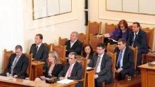 10 министри ще отговарят на депутатски питания