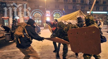 татари запалиха флага русия нахлуха сградата парламента крим