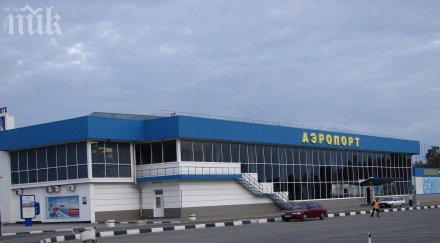 неизвестни превзеха летището симферопол