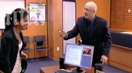 шокираща изненада време изпит секретарки видео