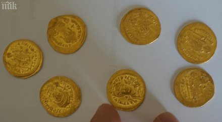 семейство откри заровено златно съкровище