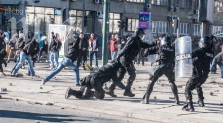 турция пак тресе протести гонят тълпите водни оръдия сълзотворен газ