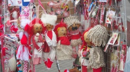 продавач мартеници печели хиляди десет дни