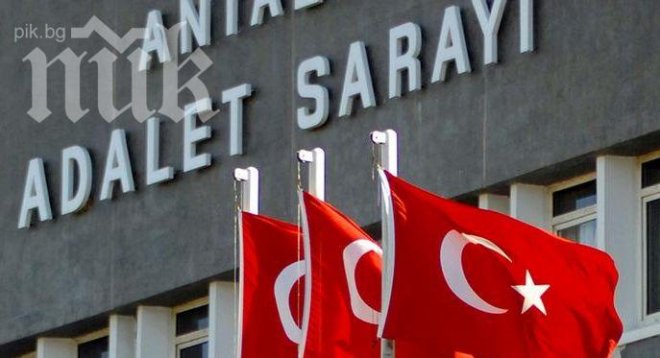 Турското правителство затегна контрола върху съдебната система