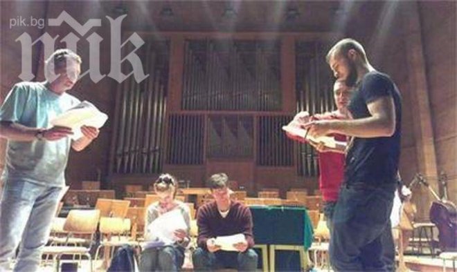 Юлиян Вергов усилено учи реплики за Пълнолуние