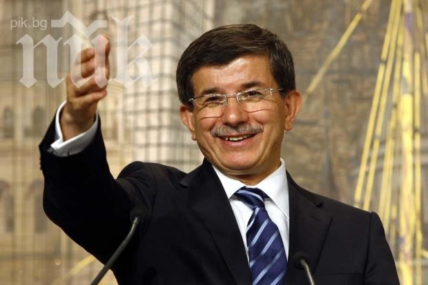 Турският външен министър замина за Пловдив, ще се срещне с областния управител 