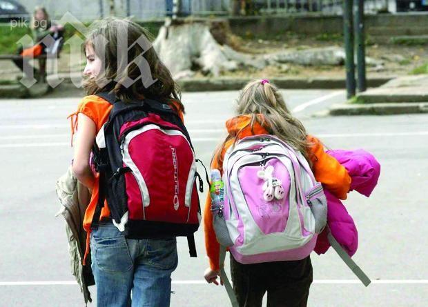 Момичетата по-често с гръбначни изкривявания от момчетата