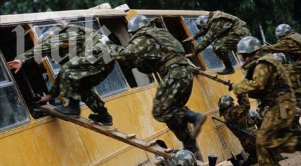 руски спецчасти щурмуват военната част летището белбек