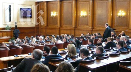 парламентът събира извънредно заради ветото изборния кодекс