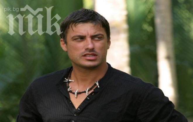 Туземки преследват Владо Карамазов