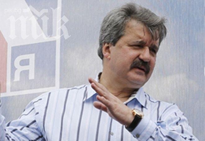 Батков бесен след провала: Потресен съм! Нека футболистите да си опичат ума!