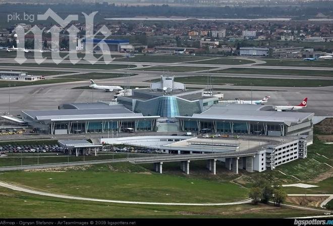 Подготвят нови летищни такси