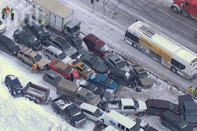 Ужас! Над 100 коли се помляха в рекордно масова катастрофа
