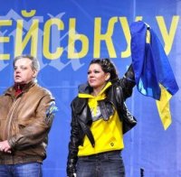 Мишел Обама награди певицата Руслана за храброст