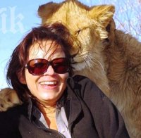 Лъвица гушна жена за снимка