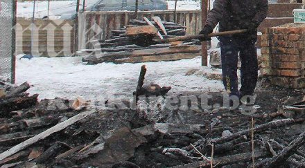 късо съединение запали стопанска постройка