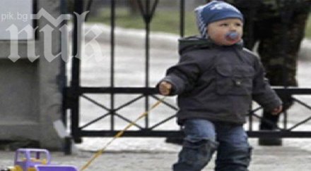 светлина хаоса украйна дете проби руския кордон прегърне татко