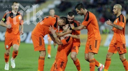 скаути сериозни европейски клубове пристигат родните дербита