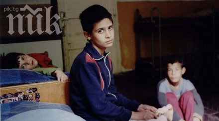 родители връщат осиновени сирачета