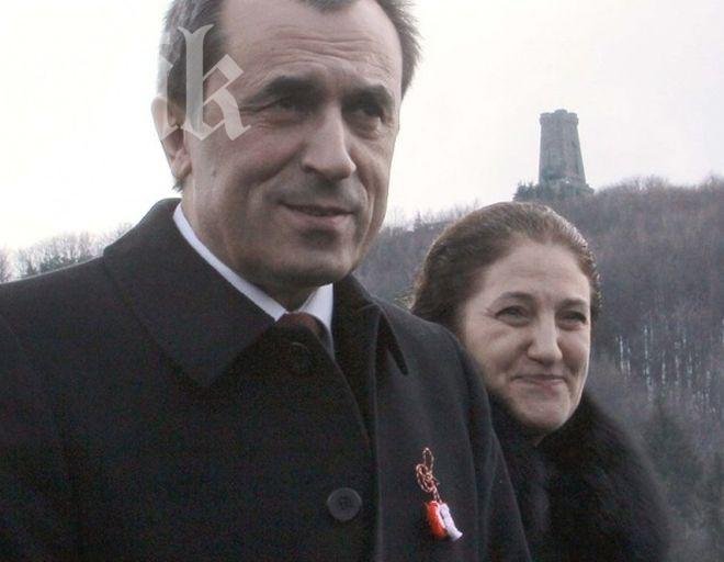 Елка Орешарска излезе от нелегалност, размина се в Рим с Моника Станишева