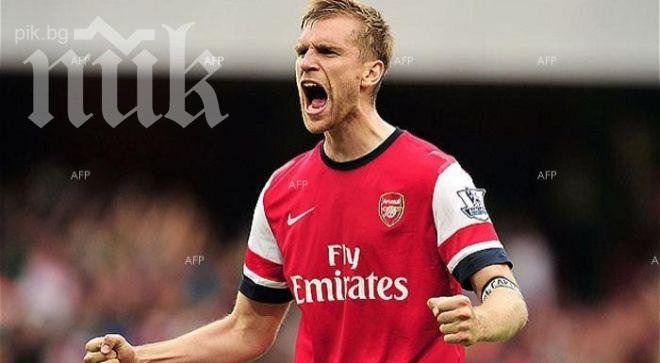 Мертезакер и Росицки подписаха нови договори с Арсенал