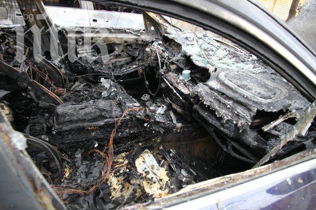 Кола пламна като факла в София