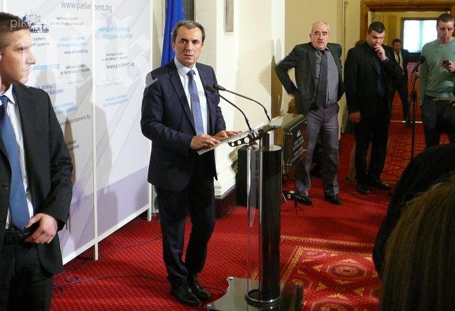 Орешарски пред ПИК: България е зависима от Русия в един компонент – газ и горива