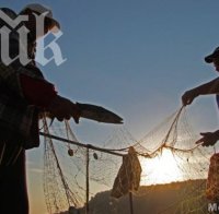 Иззеха бракониерски мрежи от язовир „Жребчево“