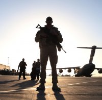 Руски военни превзеха украинска гранична база в Крим