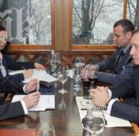 Военните министри на България и Румъния обсъдиха взаимодействието си в НАТО