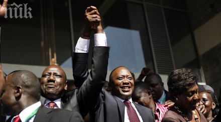 президентът правителството кения намалиха заплатите заради бедността