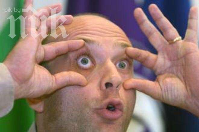 Тити Папазов побесня: Тази шайка не ме заслужава!