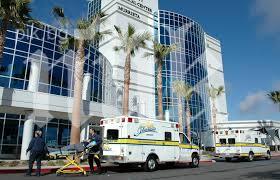 Над 30 души пострадаха при срутване на сцена в Калифорния