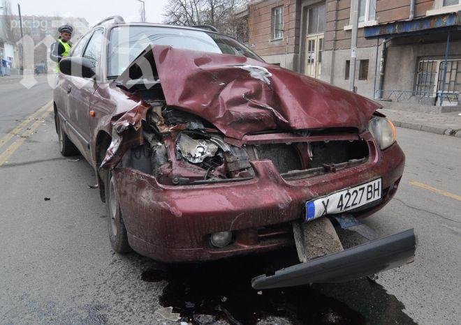 Две жертви на пътя през денонощието