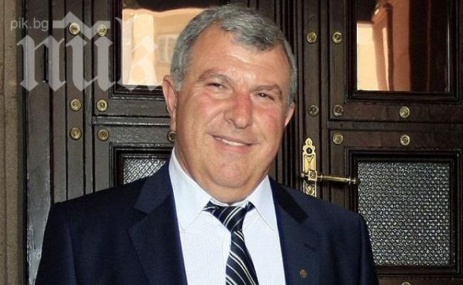 Не щем политици с микрофони в бельото