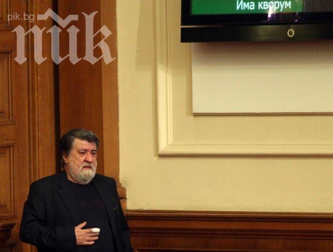 Рашидов: Парламентът е такъв бардак, че в него всичко може да се случи