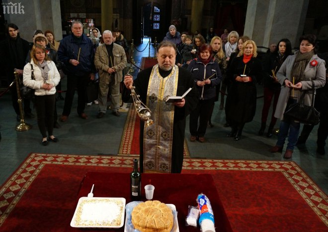 Панихида за загиналите на Майдана във Варна